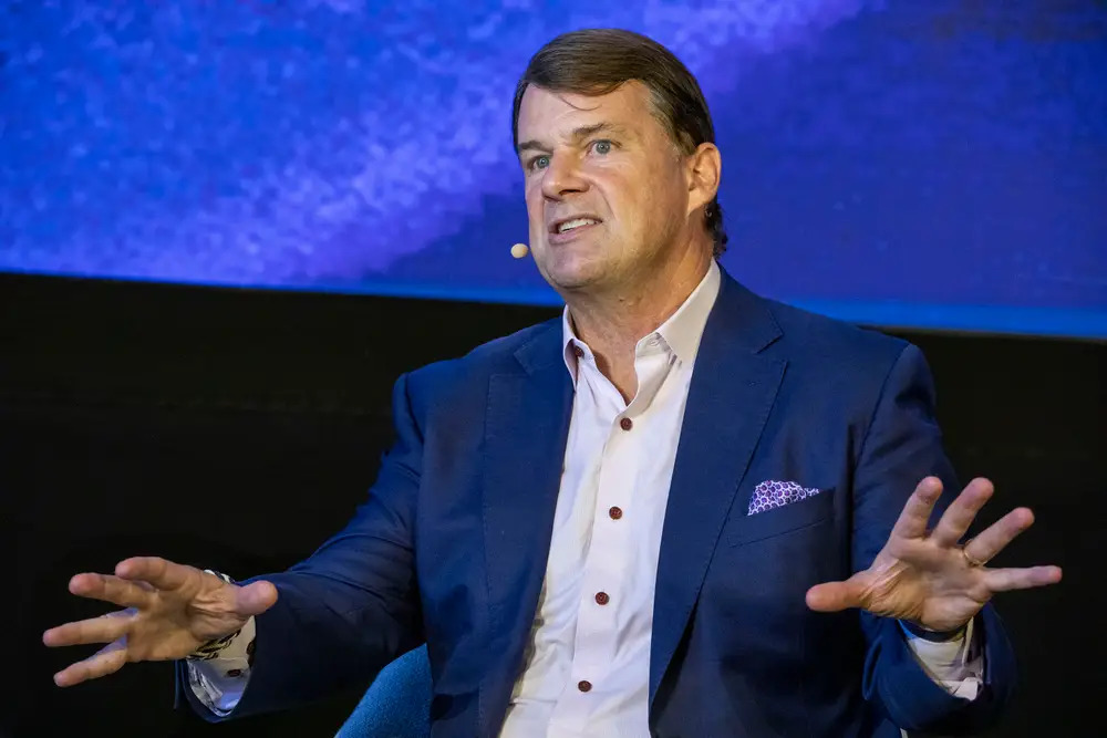 Ford CEO shocking Tesla discovery | Tesla vs Ford EV strategy vs Chinese automakers