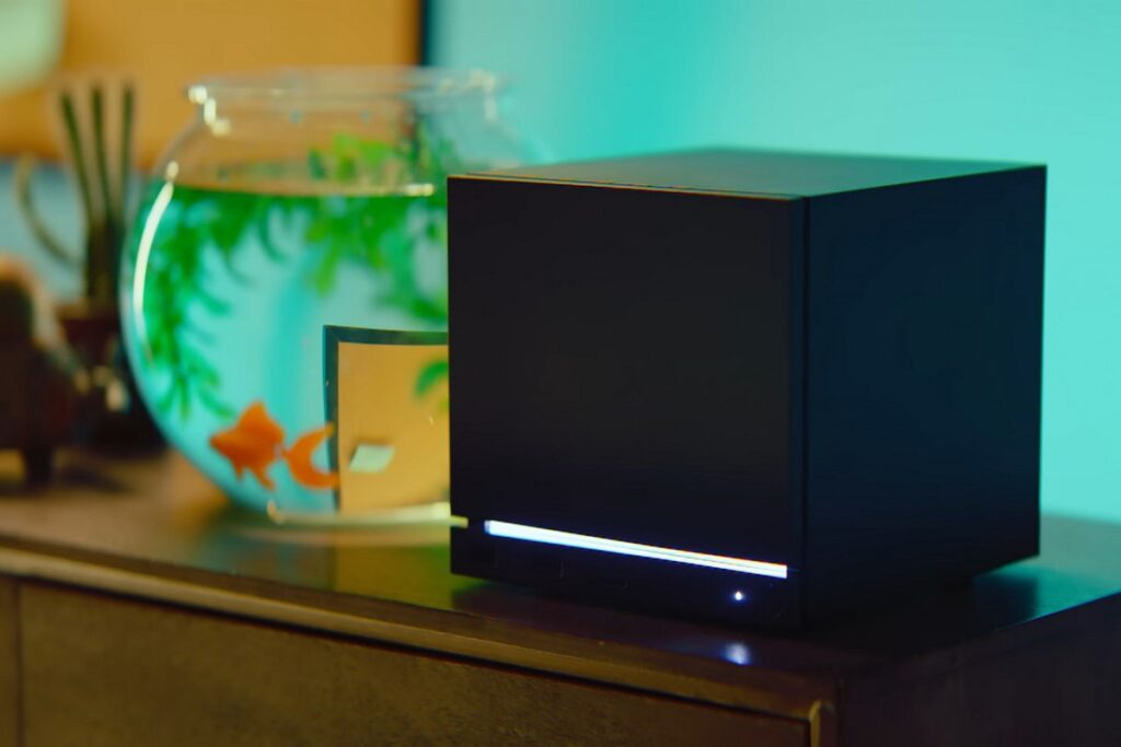 Gaming Console Steam Machine price and features | Steam Controller 2nd Gen | Valve Steam Controller latest gaming hardware | Steam Machine gaming console in living room | Image Source gsmarena