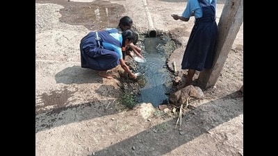 photos-of-karnataka-school-children-washing-plates-near-drains-spark-investigation | GIBN photos-of-karnataka-school-children-washing-plates-near-drains-spark-investigation
