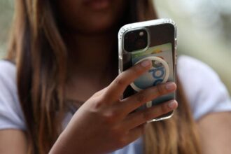 uk,-france-mull-social-media-bans-for-youth-as-debate-rages