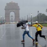 the-imd-has-forecast-light-rain-in-delhi-on-sunday,-with-the-minimum-temperature-dropping