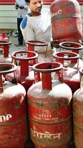 ahead-of-budget-2026-presentation,-the-price-of-commercial-lpg-cylinder-has-increased-by-₹49