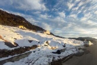 snow-falls-in-higher-reaches-of-uttarakhand;-snow-warning-has-been-issued-in-some-districts