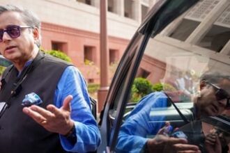 shashi-tharoor-says-kerala-‘invisible’-in-union-budget,-bats-as-‘malayali’-in-election-year