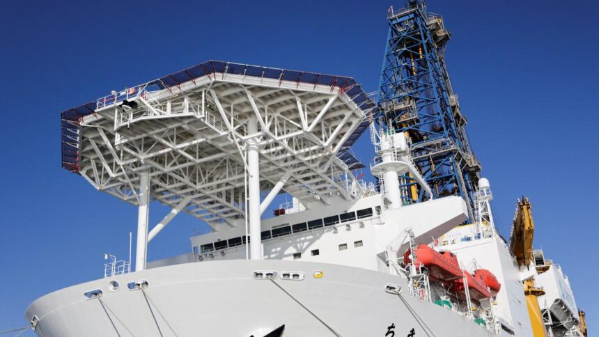 japan-retrieves-rare-earth-soil-from-deep-seabed-in-test-mission