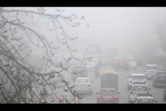 fog-envelopes-parts-of-delhi;-180-flights-delayed;-air-quality-worsens