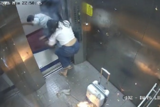 gas-filled-balloon-catches-fire-inside-lift-of-mumbai-apartment,-horrifying-video-goes-viral