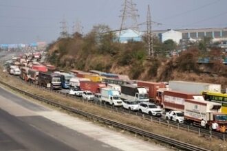 no-water,-food,-toilets:-mumbai-pune-expressway-traffic-jam-ends-after-32-hours-of-chaos