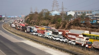 no-water,-food,-toilets:-mumbai-pune-expressway-traffic-jam-ends-after-32-hours-of-chaos