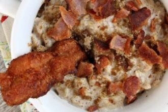 almond-butter-oatmeal-with-crispy-bacon