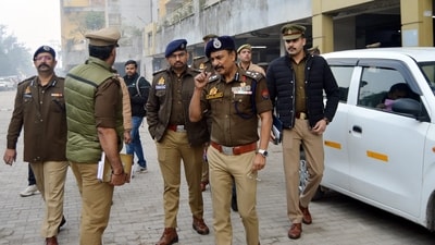 up-woman-accidentally-commits-suicide-while-shooting-reel,-girl-warns-neighbors