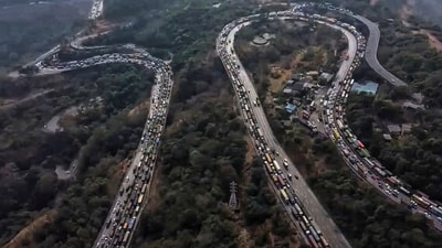 days-after-32-hour-long-gridlock,-mumbai-pune-expressway-is-jammed-again:-report