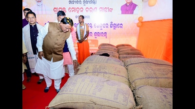 patnaik-accused-the-mohan-majhi-government-of-betraying-farmers-over-paddy-procurement