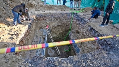 delhi-biker-who-fell-into-janakpuri-pothole-may-have-died-of-suffocation,-post-mortem-suggests