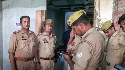 uttar-pradesh:-dead-bodies-of-5-family-members-recovered-in-mathura,-police-suspect-mass-suicide