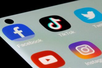 meta,-youtube-design-apps-to-addict-kids,-jury-hears-as-landmark-trial-begins 