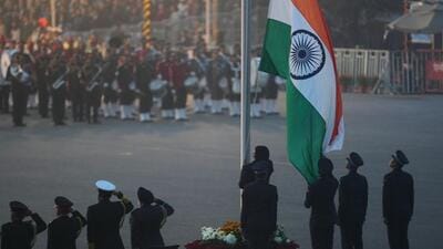 bengali:-centre’s-note-on-singing-all-stanzas-of-vande-mataram-has-sparked-controversy