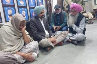 ‘nothing-moved’:-why-sidhu-muswala’s-parents-protested-outside-punjab’s-ssp-office