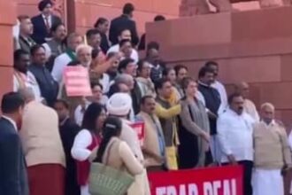 opposition-mps-protest-outside-parliament-over-india-us-deal,-chant-‘trap-deal’-|-watch