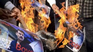 file-affidavit-with-new-name-of-ghuskhor-pandit,-supreme-court-directs-filmmaker