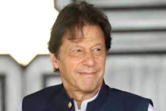 imran-khan-has-only-15%-vision-left-in-his-right-eye,-says-lawyer