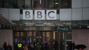 us-judge-rejects-bbc’s-stay-bid-in-trump-defamation-case,-set-to-go-to-trial-in-2027