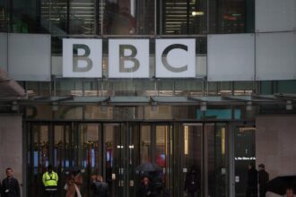 us-judge-rejects-bbc’s-stay-bid-in-trump-defamation-case,-set-to-go-to-trial-in-2027