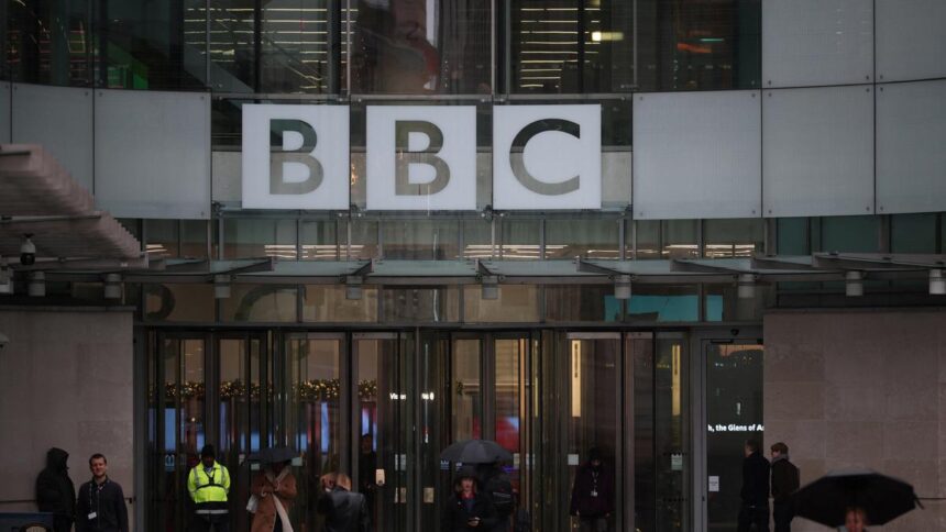 us-judge-rejects-bbc’s-stay-bid-in-trump-defamation-case,-set-to-go-to-trial-in-2027