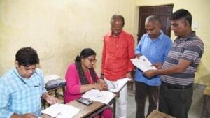 out-of-8,505-west-bengal-officers,-only-6,000-reported-for-sir-despite-sc-deadline:-ec