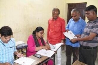 out-of-8,505-west-bengal-officers,-only-6,000-reported-for-sir-despite-sc-deadline:-ec