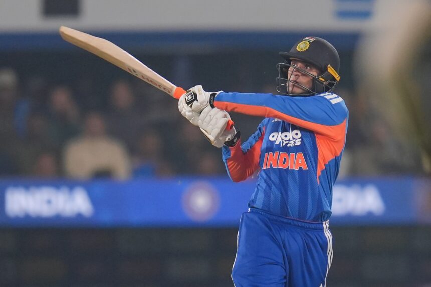 ponting-pleaded-to-keep-abhishek-at-delhi-capitals-in-2018