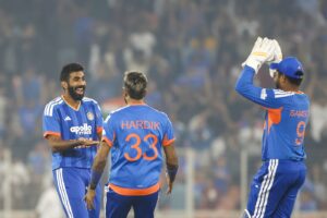 india-opts-to-play-third-t20i-against-new-zealand,-bumrah-returns
