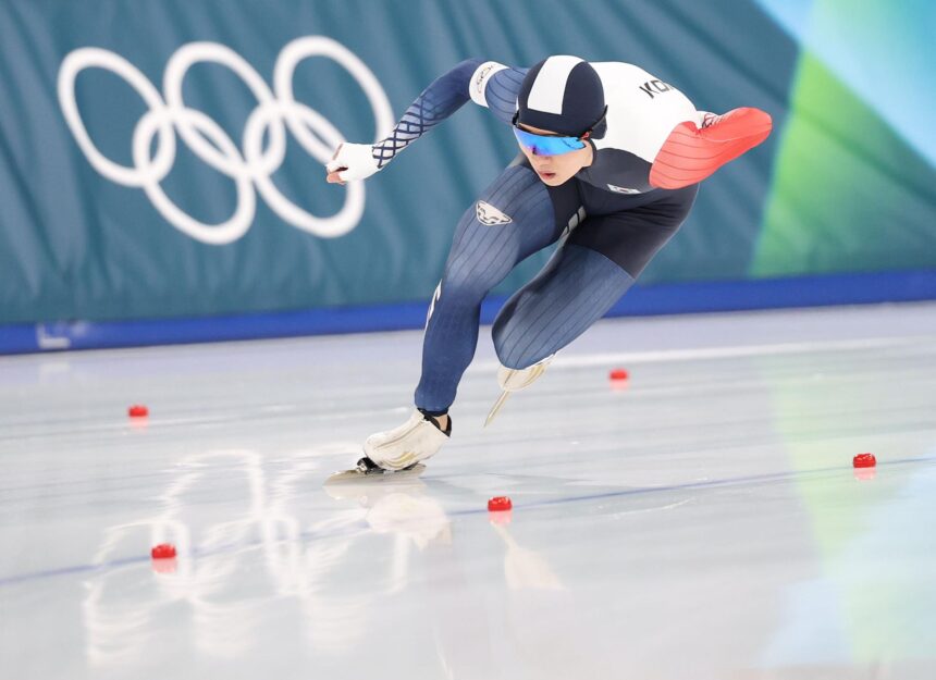 after-an-unexpected-warm-up,-the-speed-skater-turns-his-focus-back-to-the-main-event-–-the-korea-times