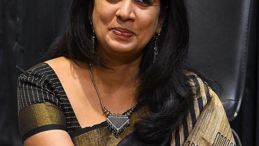 arundhathi-subramaniam’s-poetry-book-launched-by-prakriti-foundation,-chennai