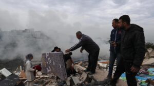 israeli-strikes-in-lebanon-kill-at-least-12,-heighten-regional-tensions