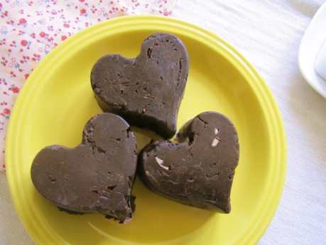 heart-shaped-almond-butter-cups-[vegan]-–-one-green-planet