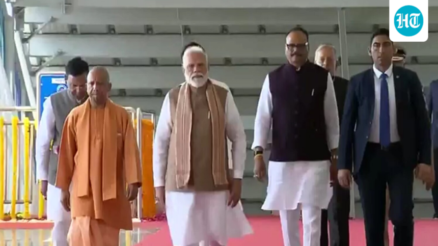 pm-modi-hoists-namo-bharat-rrts-sign-meerut-metro-|-video | GIBN pm-modi-hoists-namo-bharat-rrts-sign,-meerut-metro-|-video