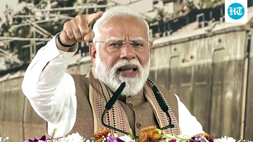 congress-responds-to-pm-modi’s-‘ganda,-nanga’-remark-with-a-topless-bjp-protest-photo