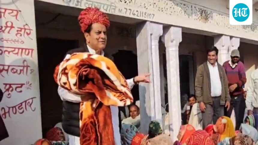 the-video-shows-the-bjp-leader-refusing-to-give-blankets-to-muslim-women-in-rajasthan