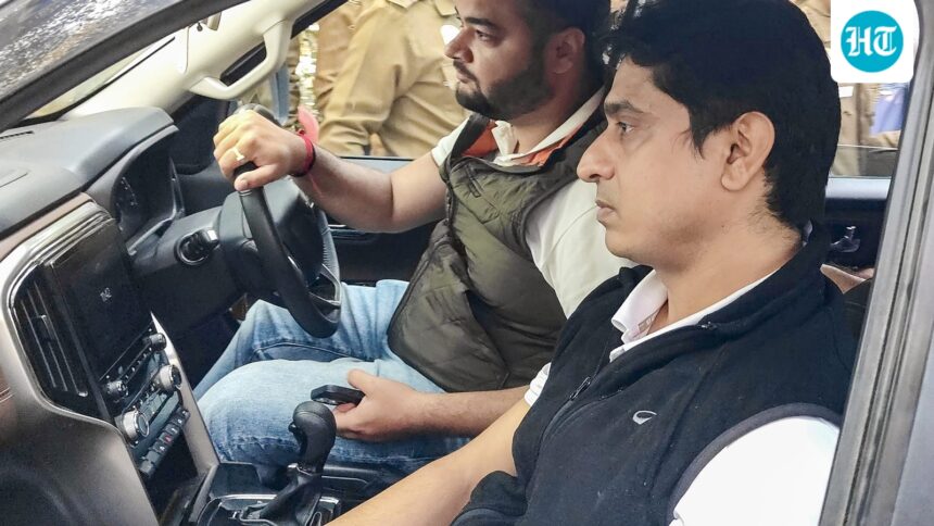 rahul-gandhi-angrily-storms-out-over-iyc-chief’s-arrest-over-shirtless-protest-at-ai-summit,-slams-‘dictatorial-tendencies’