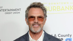 tim-daly-and-ty-leoni-will-also-be-on-screen-“newlyweds.”