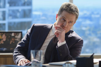 why-stephen-amell-blames-himself-for-suits-la-being-canceled-after-one-season:-‘it-didn’t-work-out’