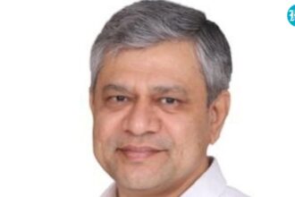 social-media-platforms-should-share-revenue-fairly-with-content-creators:-vaishnaw