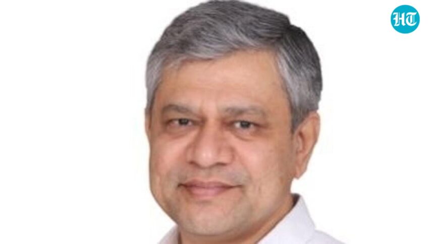 social-media-platforms-should-share-revenue-fairly-with-content-creators:-vaishnaw