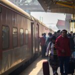 long-queues-at-rajdhanis,-full-special-trains,-soaring-air-ticket-prices:-a-huge-festive-rush-before-holi.