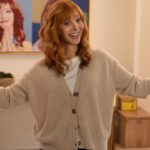 lisa-kudrow’s-valerie-cherish-discovers-her-new-sitcom-was-written-by-artificial-intelligence-in-the-trailer-for-‘the-comeback’