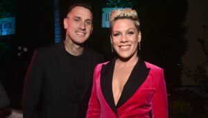 pink-denies-her-breakup-with-carey-hart-in-a-new-statement:-“fake-news”