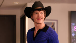 connor-story-“comes-out”-with-sarah-sherman-and-mumford-and-sons-in-snl’s-latest-teaser