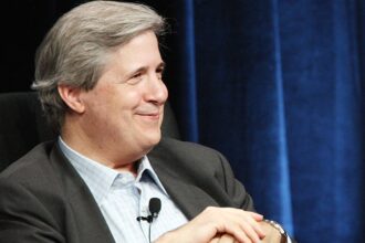 warner-bros-was-heir-is-worried-about-the-netflix-deal.-he’s-upset-about-paramount