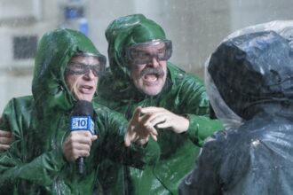 ‘dtf-st.-louis’-review:-jason-bateman,-david-harbour-and-linda-cardellini-topline-hbo’s-intriguingly-evasive-murder-mystery